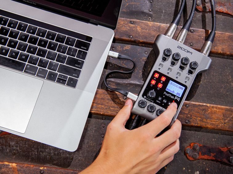 ZOOM P4 PodTrak - podcasting mixer and interface