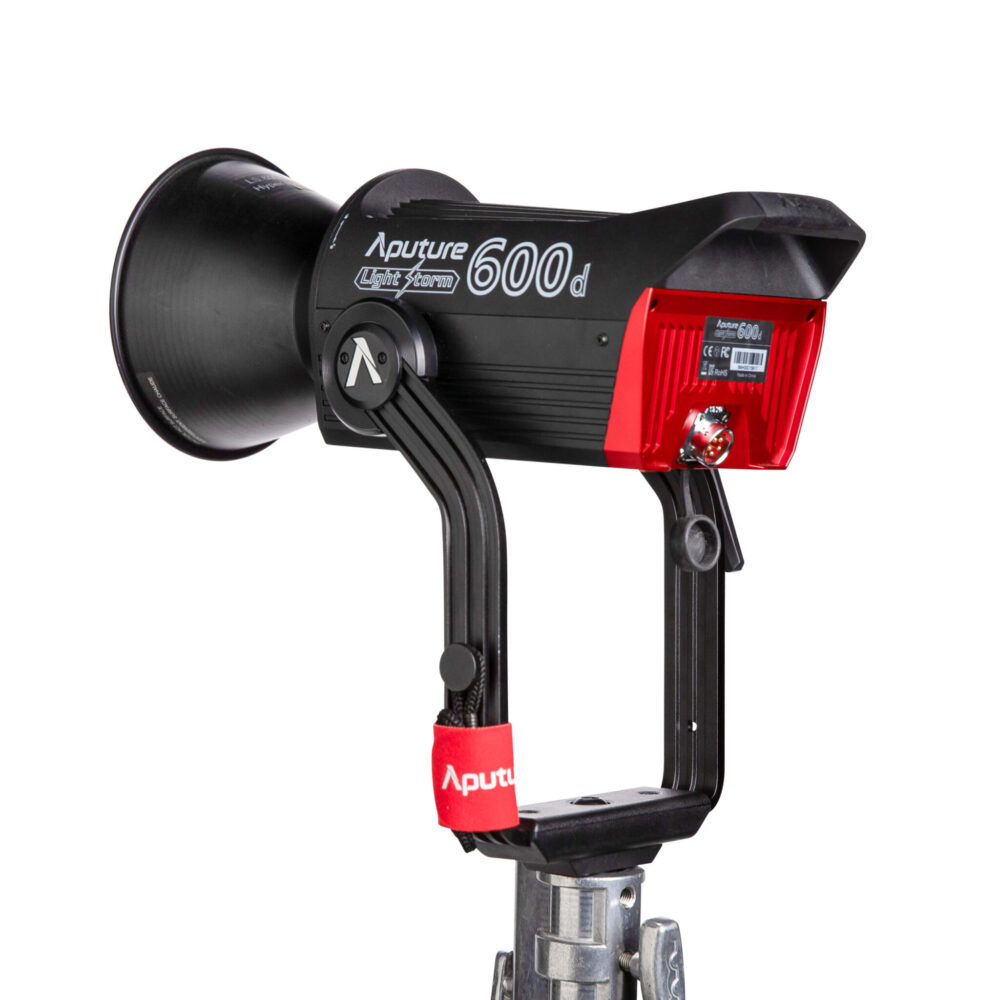 APUTURE Light Storm 600d