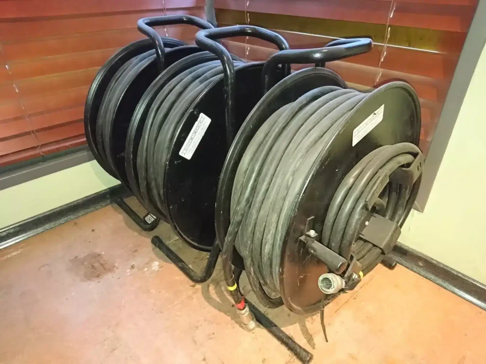 Cabling kit for mobile studio