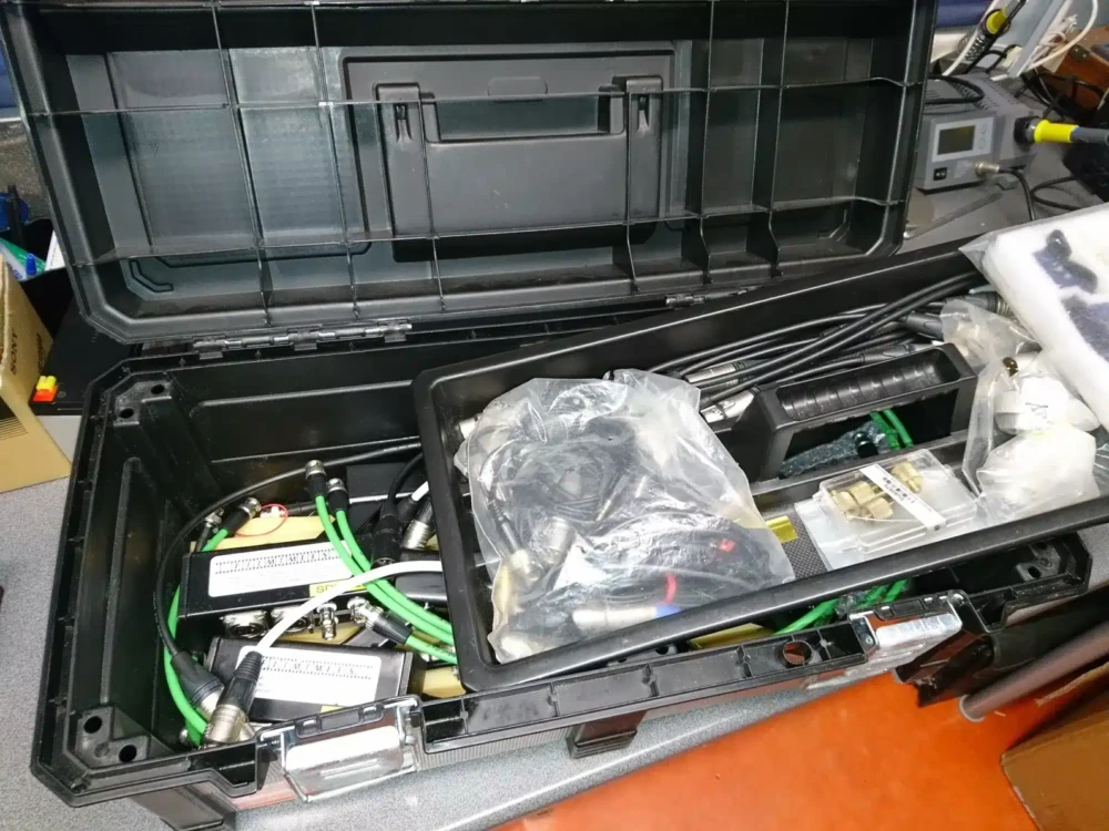 Cabling kit for mobile studio