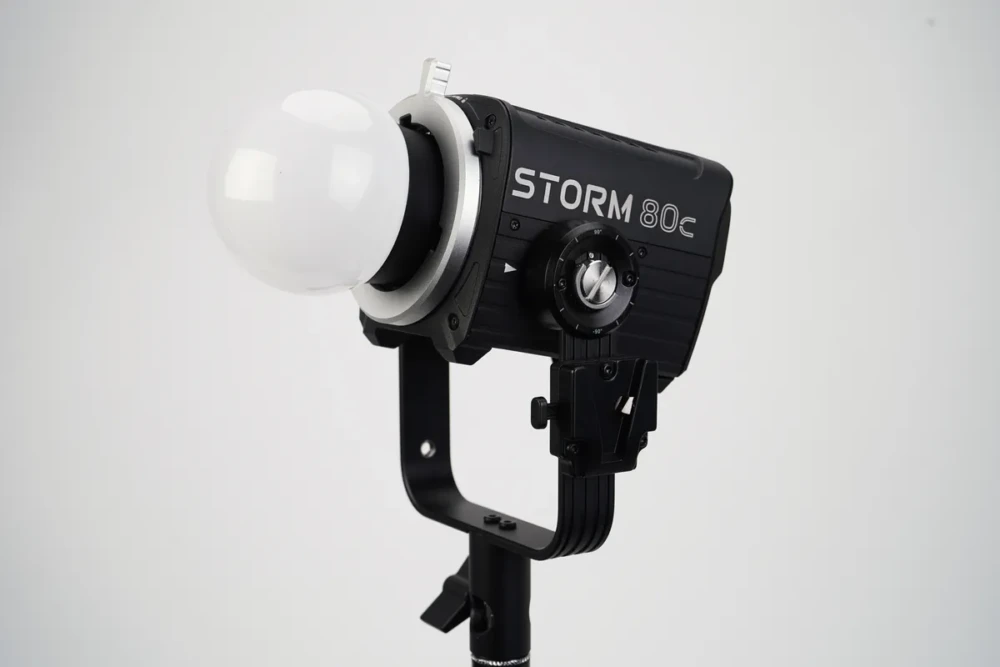 APUTURE Storm 80c