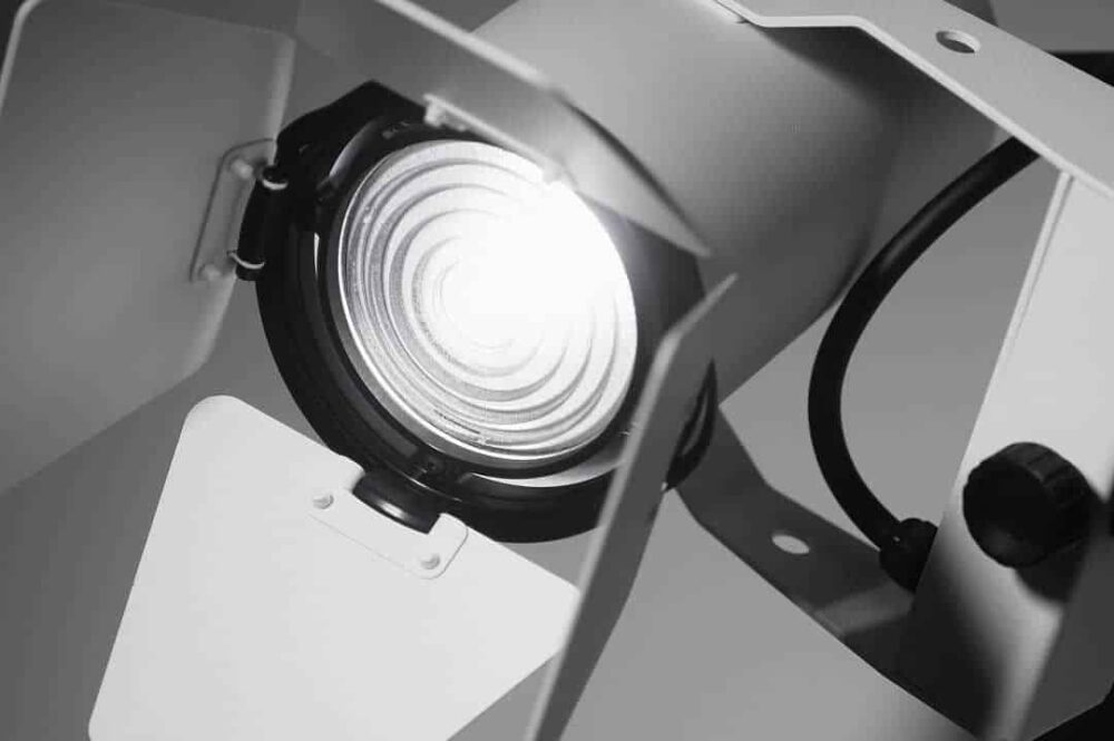 KINOTEHNIK Practilite 604 bi-color LED fresnel with DMX (white)