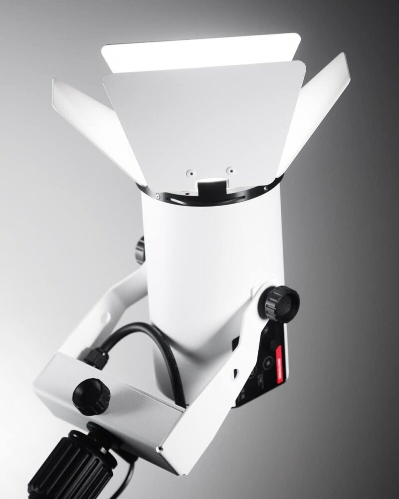 KINOTEHNIK Practilite 604 bi-color LED fresnel with DMX (valge)