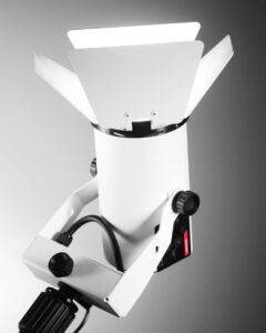 KINOTEHNIK Practilite 604 bi-color LED fresnel with DMX (valge)