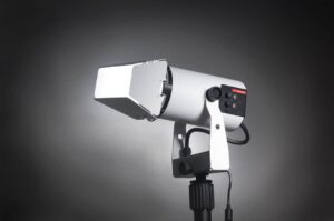 KINOTEHNIK Practilite 604 bi-color LED fresnel with DMX (valge)