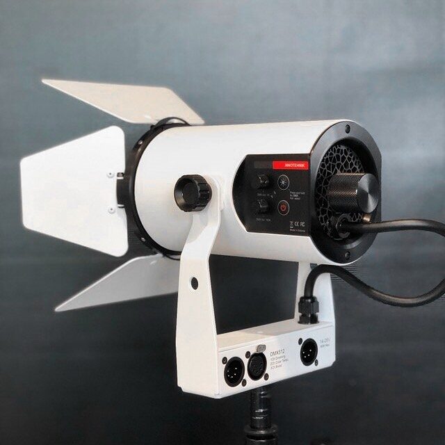 KINOTEHNIK Practilite 604 bi-color LED fresnel with DMX (white)