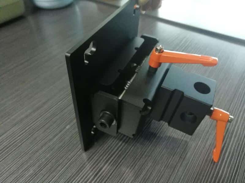 RUIGE VESA mount, adjustable