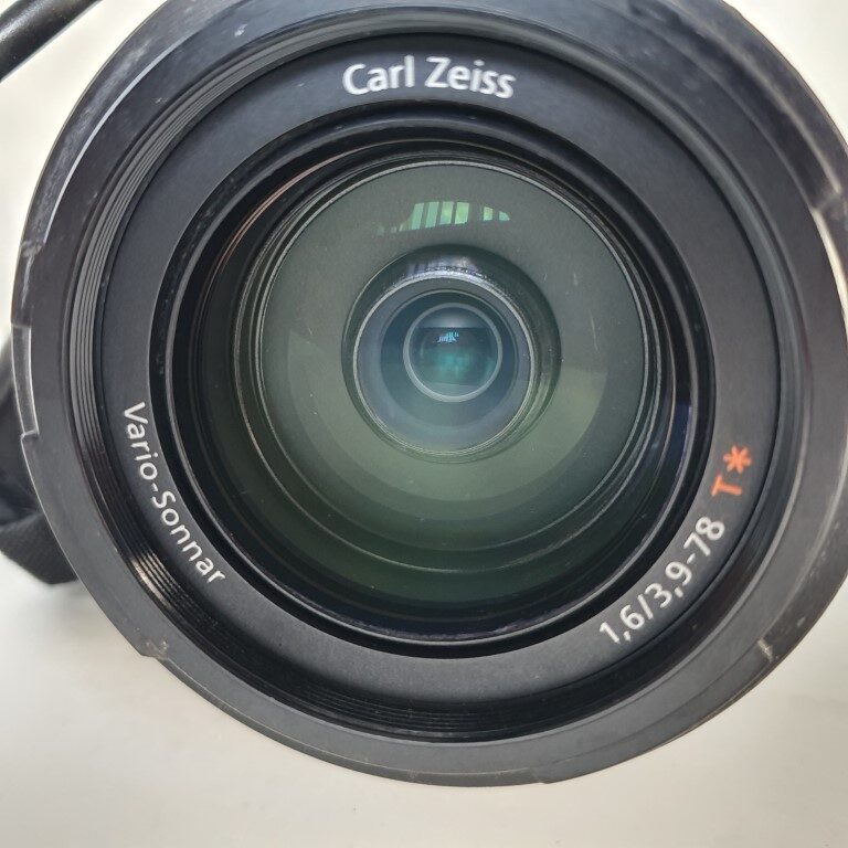 SONY HVR-V1E HDV/DVCAM camera kit (used)