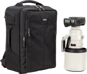 holds a 600mm f/4 detached from a gripped body