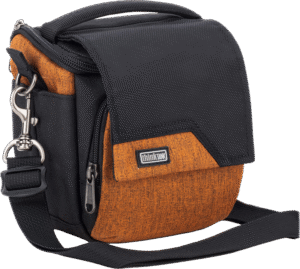 the Mirrorless movers have wide appeal across photographers of all types. Think Tank Mirrorless Mover 10 fits one small to medium point-and-shoot or small size mirrorless body with small telephoto