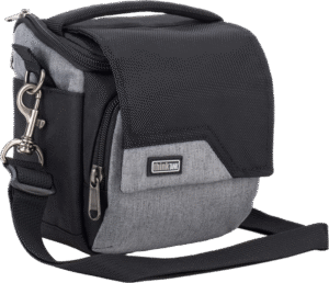 the Mirrorless movers have wide appeal across photographers of all types. Think Tank Mirrorless Mover 10 fits one small to medium point-and-shoot or small size mirrorless body with small telephoto