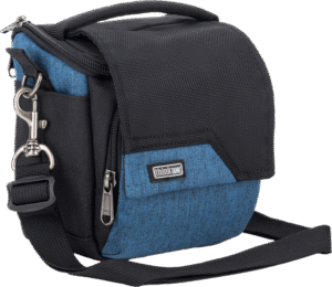 the Mirrorless movers have wide appeal across photographers of all types. Think Tank Mirrorless Mover 10 fits one small to medium point-and-shoot or small size mirrorless body with small telephoto