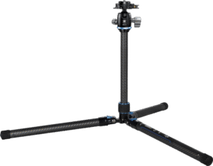 Portabel &amp stable Travel Tripod! The weight is only 660 g and it´s only 35cm when folded.