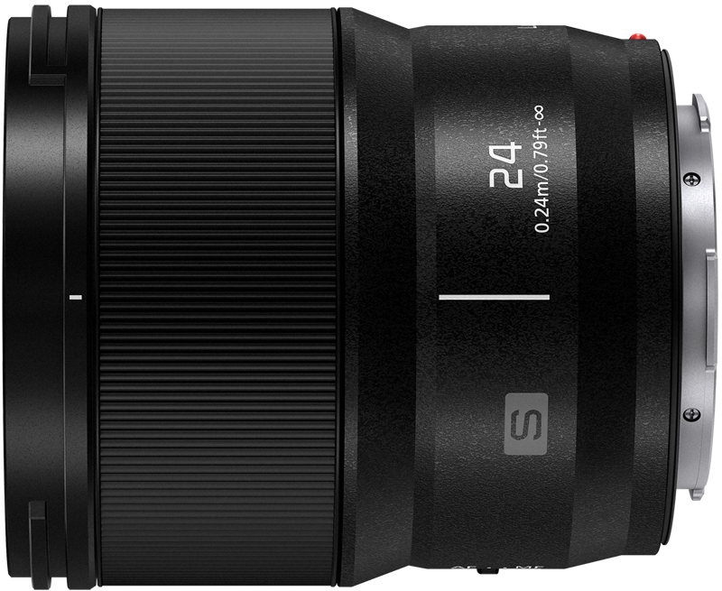 The LUMIX S 24mm F1.8 is comprised of twelve lens elements in eleven groups including three aspherical lenses