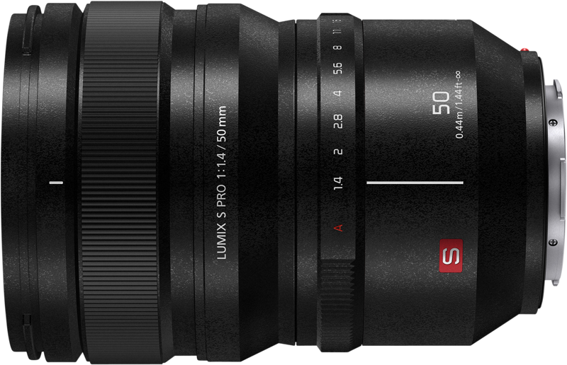 Large-aperture and weather sealed 50 mm normal lens for the Panasonic Lumix S series full-frame cameras.