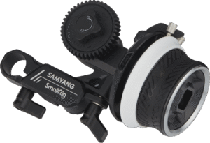 it is easy to make smooth and stylish focus transitions and get focus exactly where you want it thanks to the well-built follow focus and the flexible construction.