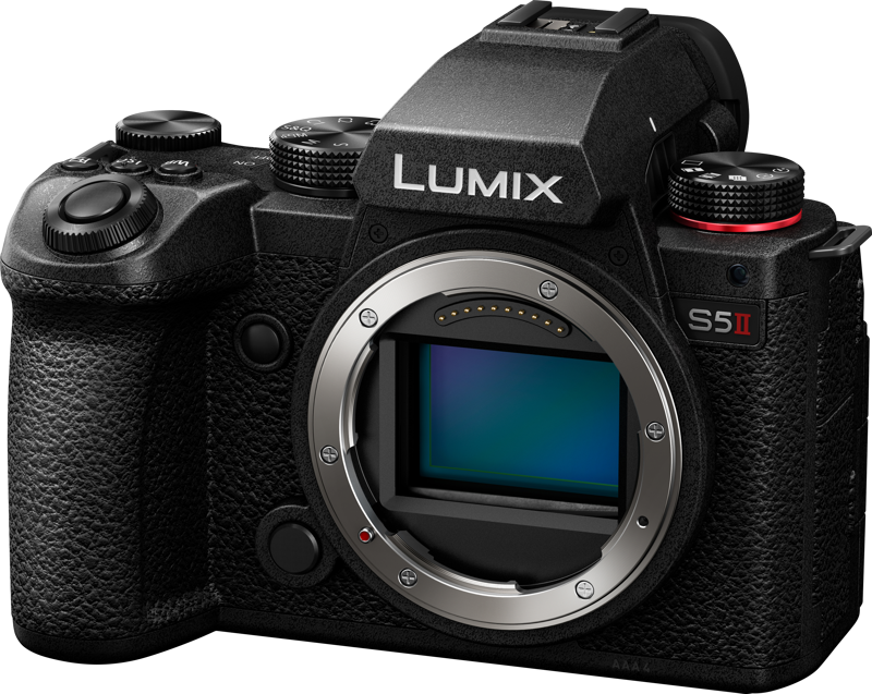 enhanced Active I.S. and newly developed 24-megapixel full-frame CMOS sensor.