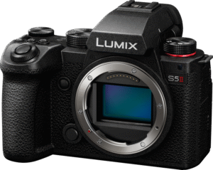 enhanced Active I.S. and newly developed 24-megapixel full-frame CMOS sensor.