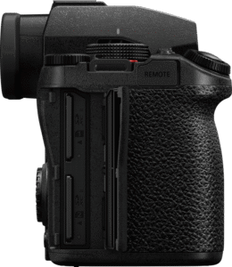 enhanced Active I.S. and newly developed 24-megapixel full-frame CMOS sensor.