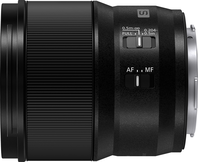 but Panasonic's unique technology has made it possible to reduce the size of the lens and the lens only weighs 298g.