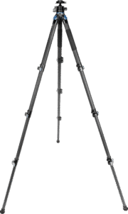 outdoor and macro shooting. It consists of a compact and lightweighted carbon fiber tripod and a ballhead that can keep stable even when heavy equipment is mounted on it.