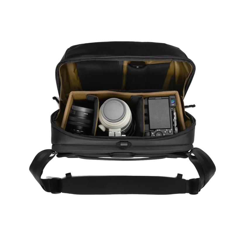 GOMATIC Peter McKinnon Camera Messenger 13L