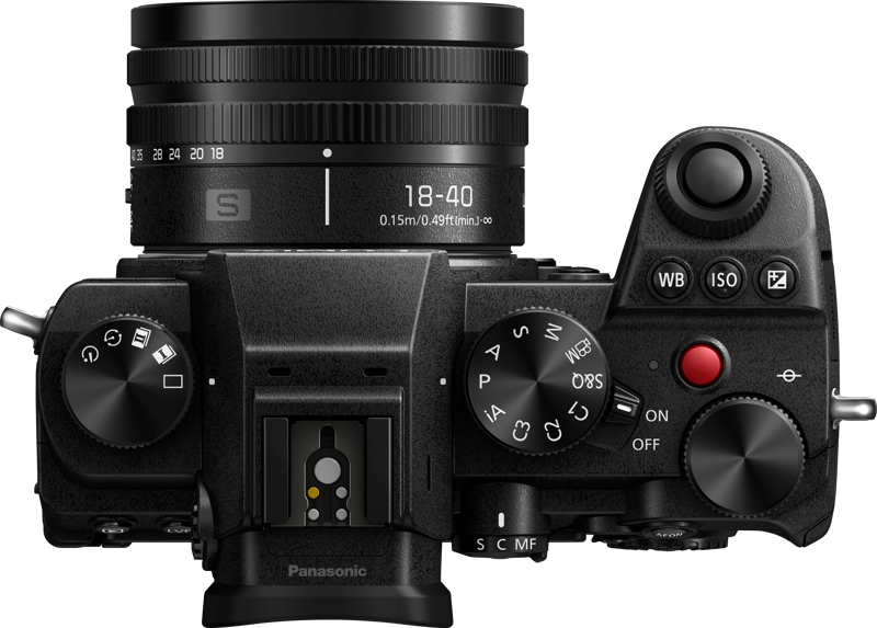 PANASONIC Lumix S5D with S-R1840 F/4.5-6.3 KIT