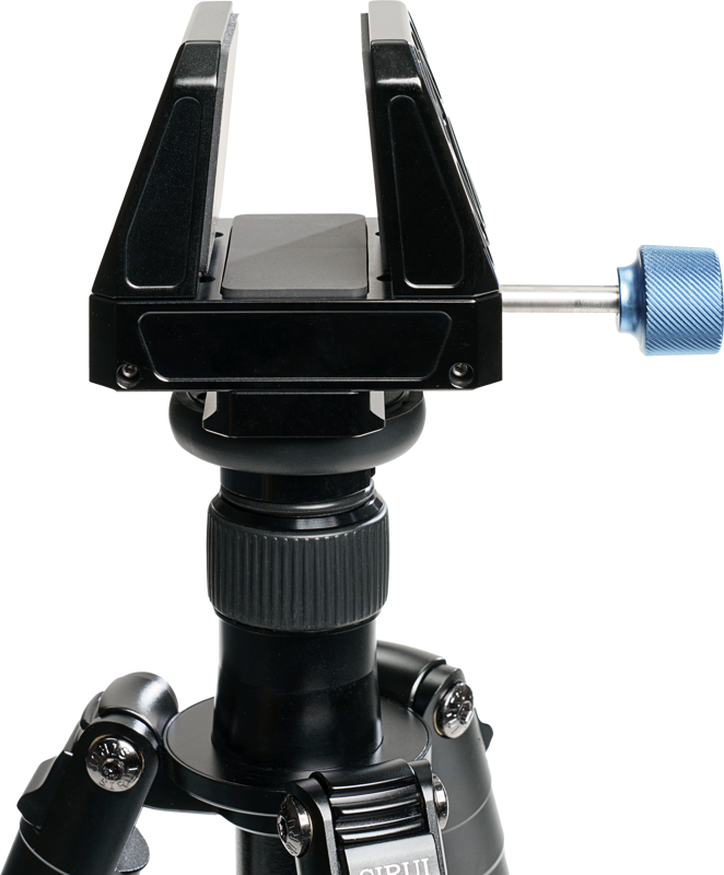 and made especially for rifle shooting. The kit includes a Carbon Fiber Tripod and a Gun Clamp.