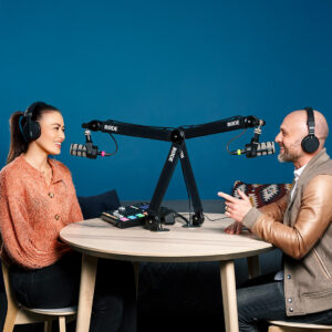 <li>Compatible with most standard microphones</li>