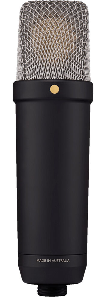 <li>Studio quality microphone set</li>