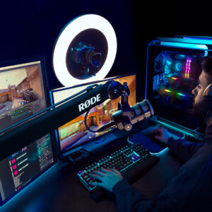 <li>Ultra-smooth movement for precise mic placement</li>