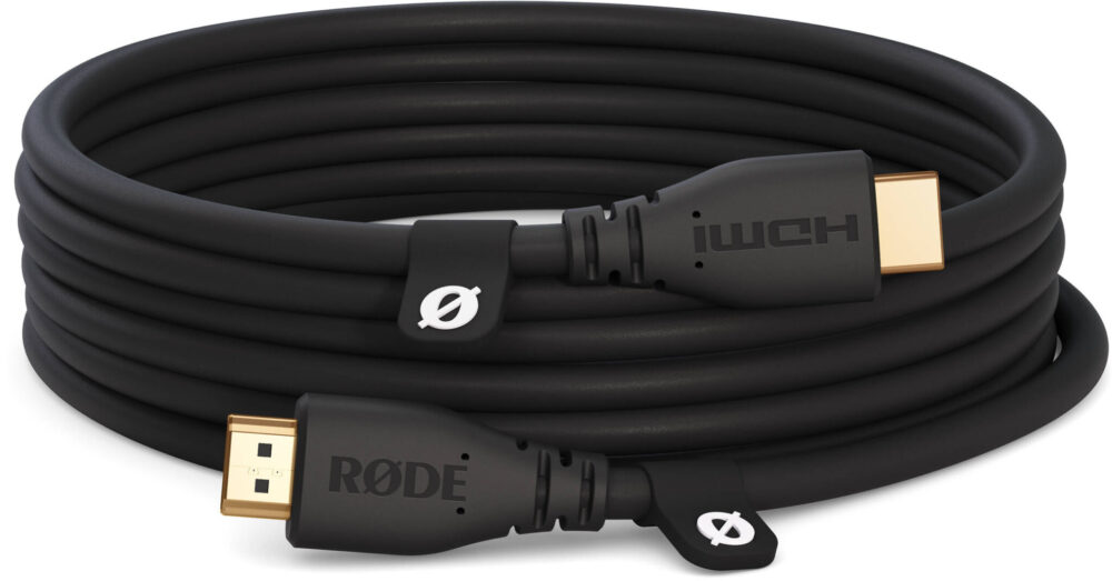 <li>Professional HDMI 2.0 cable</li>