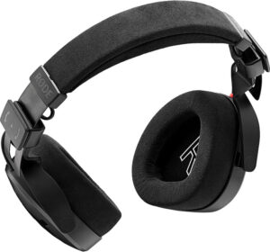 <li>Professional over-ear headphones</li>
