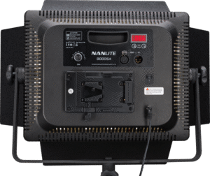 a maximum output of 6084 lumens (7700 Lux @ 1m 5600K)