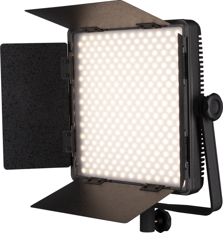 a maximum output of 2268 lumens (3245 Lux @ 1m 5600K)