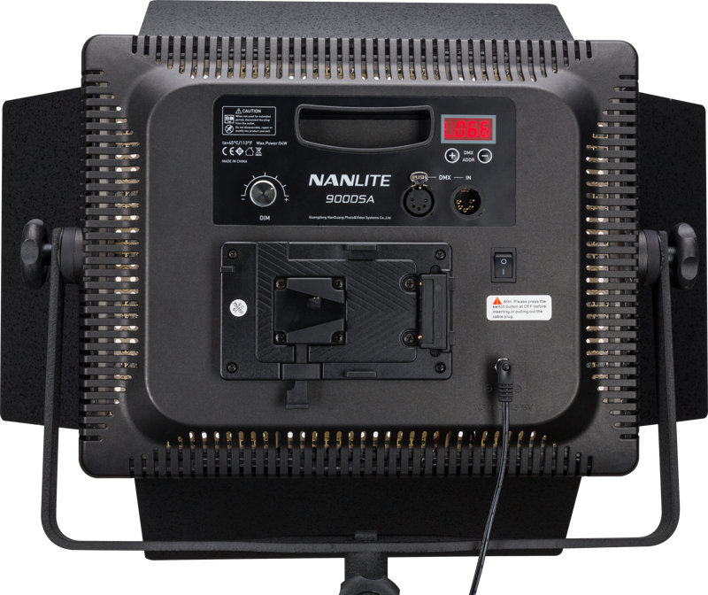 a maximum output of 6084 lumens (7700 Lux @ 1m 5600K)