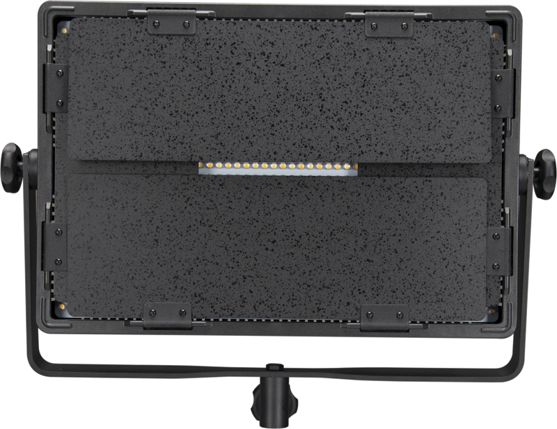 a maximum output of 4536 lumens (5015 Lux @ 1m 5600K)