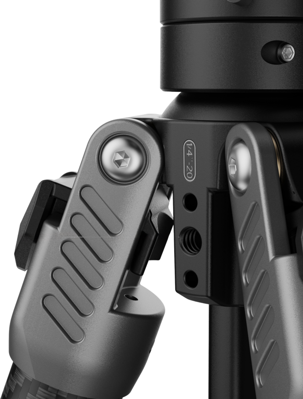 extending to 160cm with the center column and folding down to just 52cm. Weighing only 1.5kg