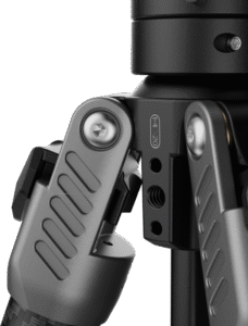 extending to 160cm with the center column and folding down to just 52cm. Weighing only 1.5kg