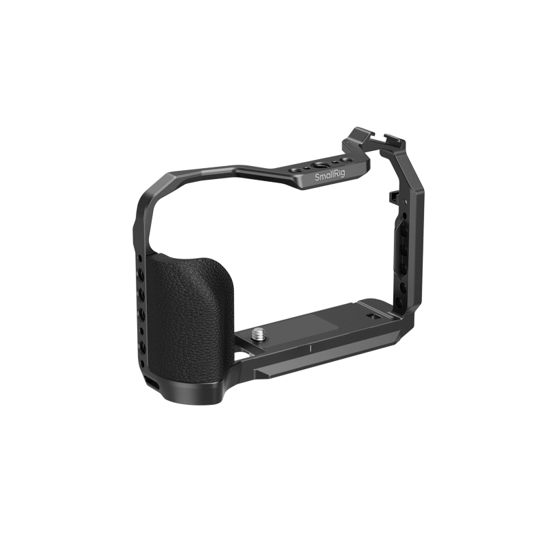 the cage does not obstruct access to the camera’s card slots