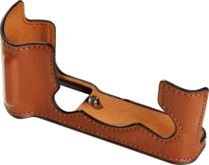 this case offers a distinctive retro aesthetic. The integrated foam handgrip enhances stability and comfort during use