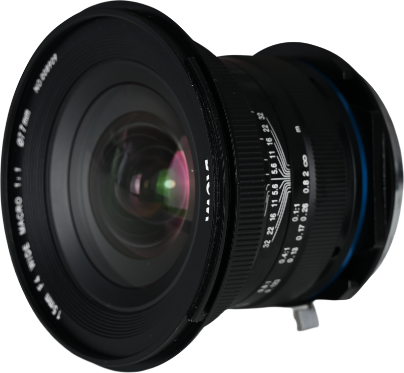 wide compositions while simultaneously highlighting intricate details at life-size magnification. From landscapes and environmental portraits to close-up macro photography