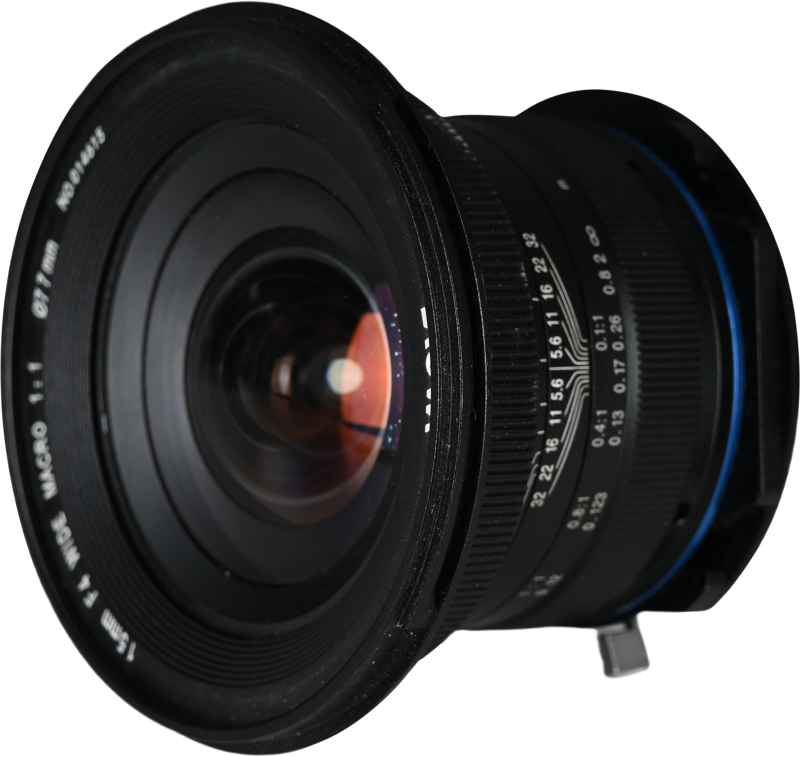 wide compositions while simultaneously highlighting intricate details at life-size magnification. From landscapes and environmental portraits to close-up macro photography