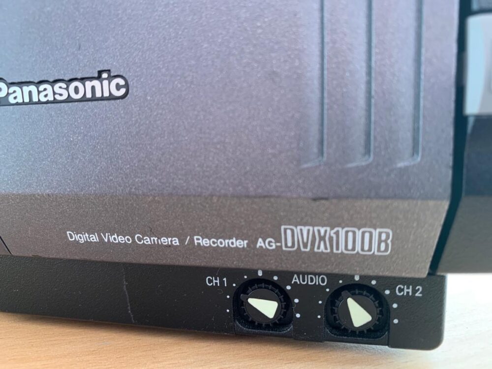 PANASONIC AG-DVX100B, 3-CCD Mini-DV Cinema Video Camcorder (used)